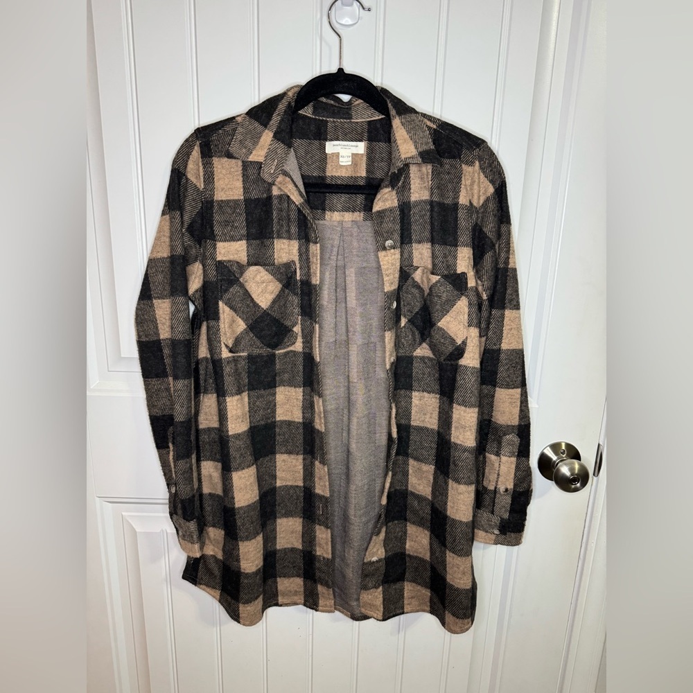 Beachlunchlounge Black and Tan Tyler Flannel Tunic Shirt - Picture 3 of 8